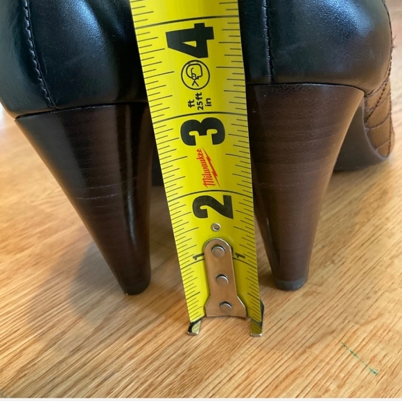 Franco Sarto Brown/black patent Leather Pump. - Picture 9 of 12